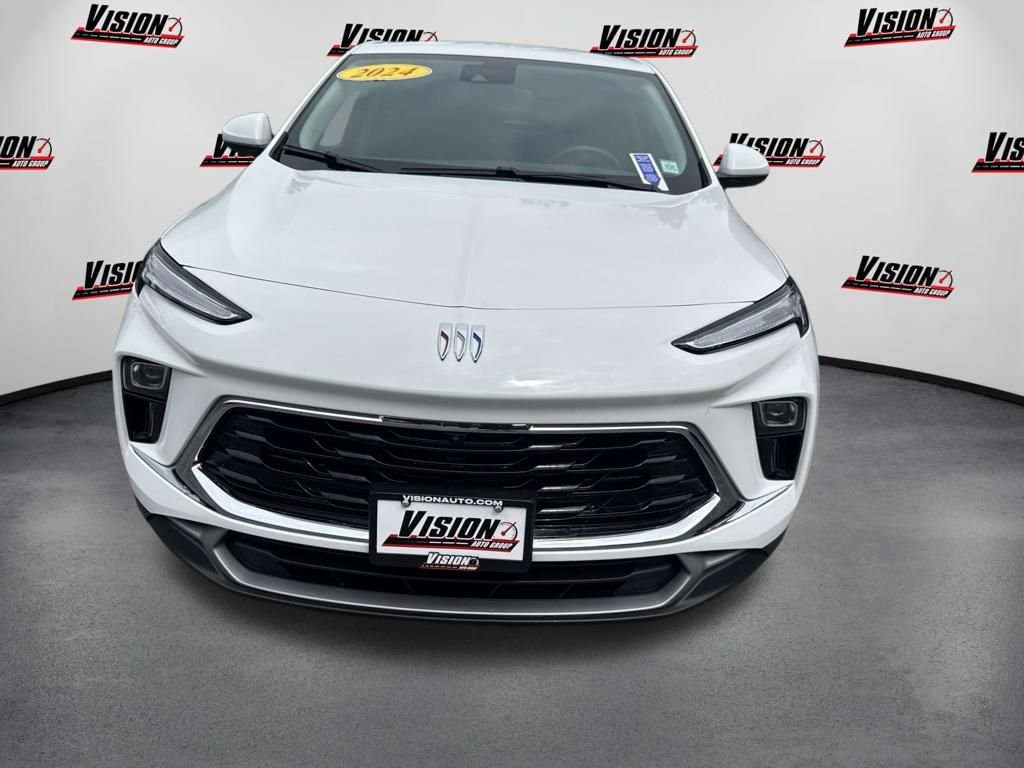 Used 2024 White Buick Preferred image 2
