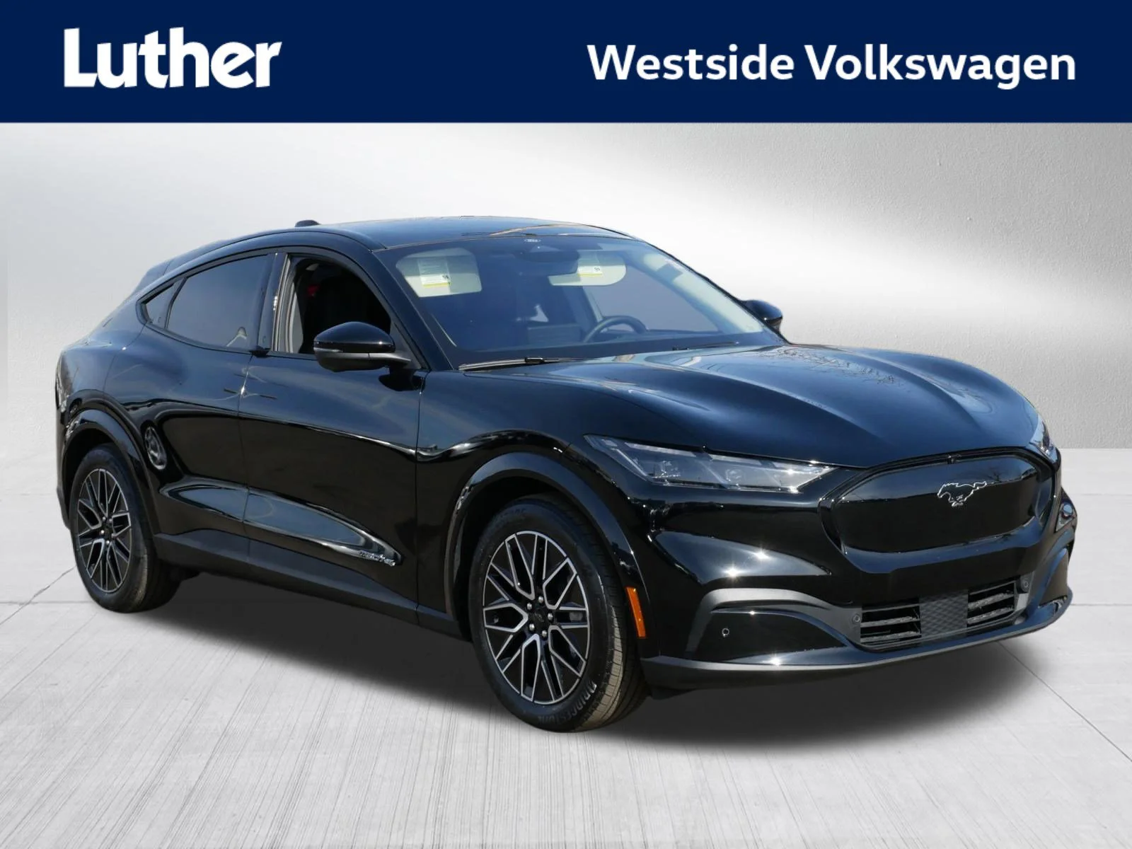 2025 Ford Mustang-Mach-e Premium's photo