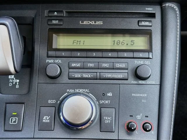 Used 2014 Red Line Lexus Hybrid image 29
