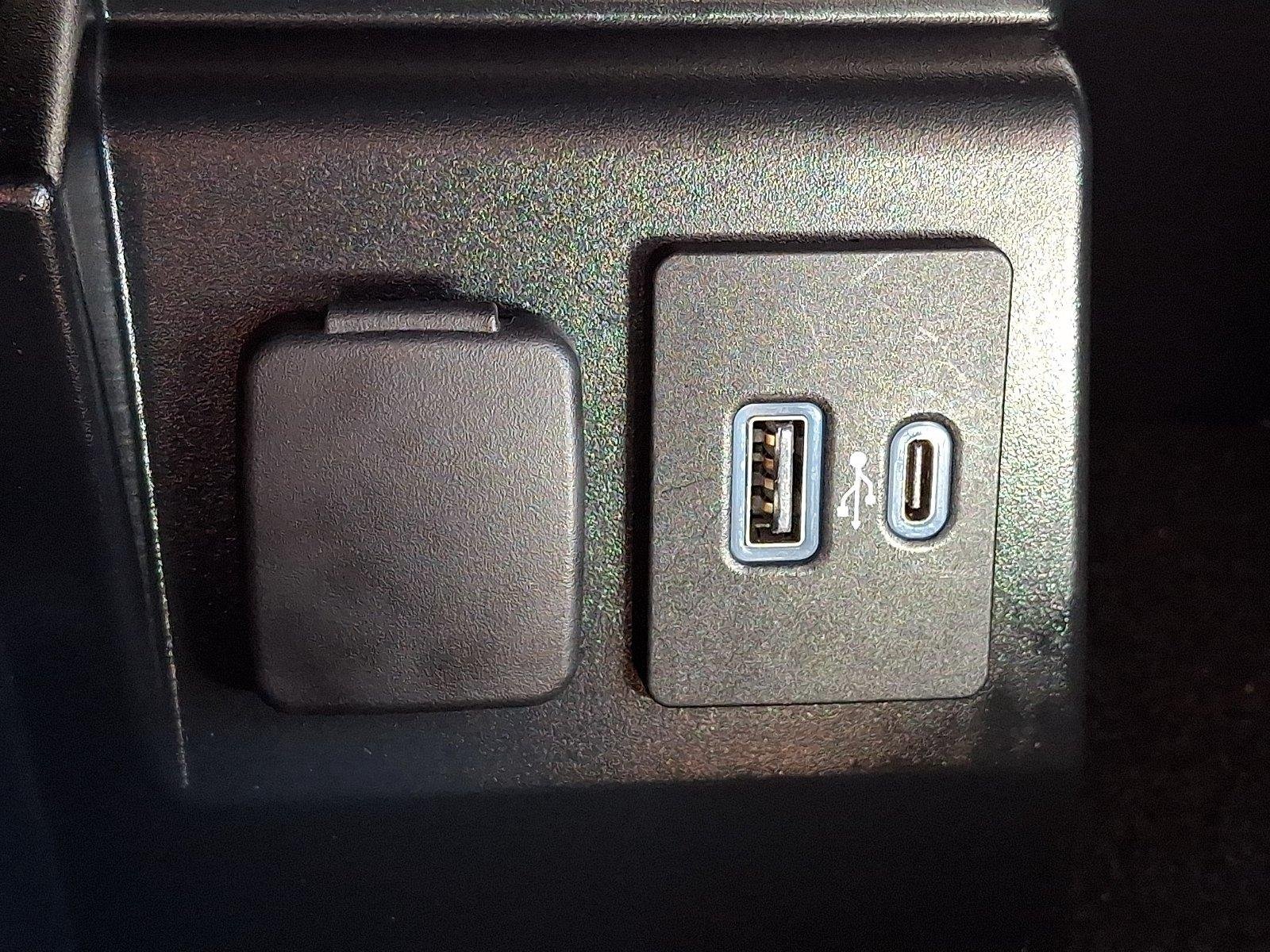 Used 2023 Agate Black Ford XLT image 26
