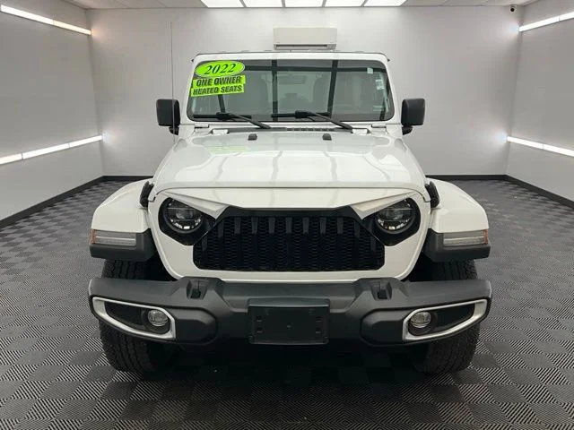 Used 2022 White Jeep Unlimited Sahara image 2