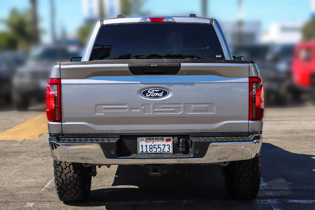 Used 2024 Silver Ford XL image 8