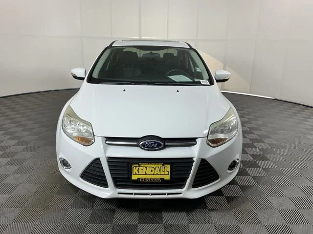 Used 2013 White Ford SE image 2