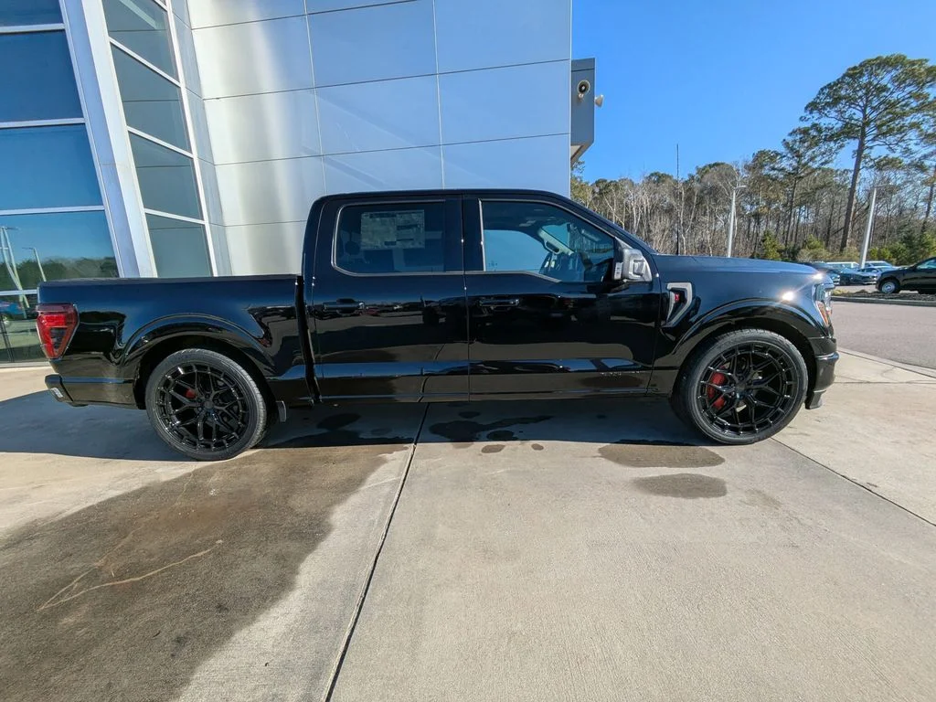 New 2026 Agate Black Metallic Ford XLT image 3