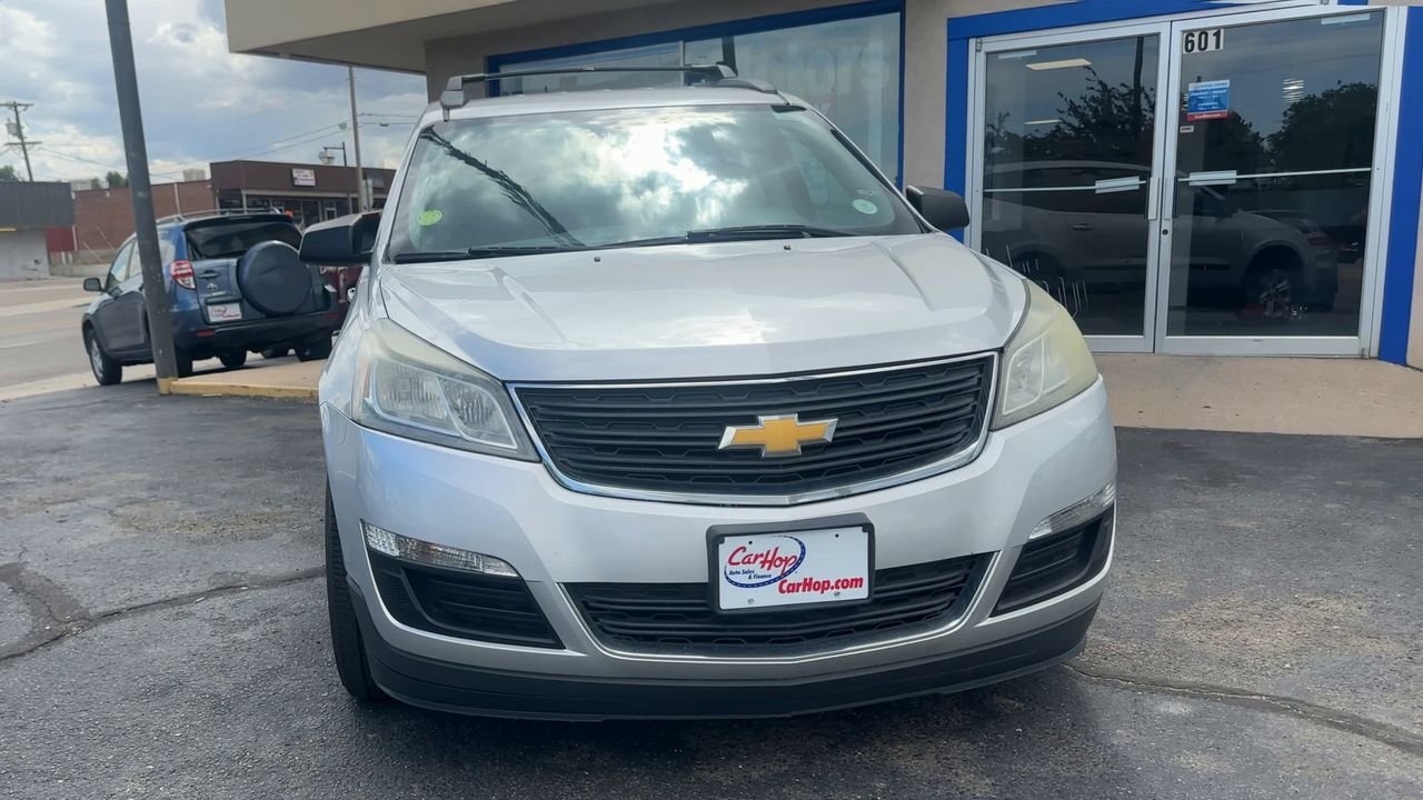 2014 Chevrolet Traverse LS photo 2