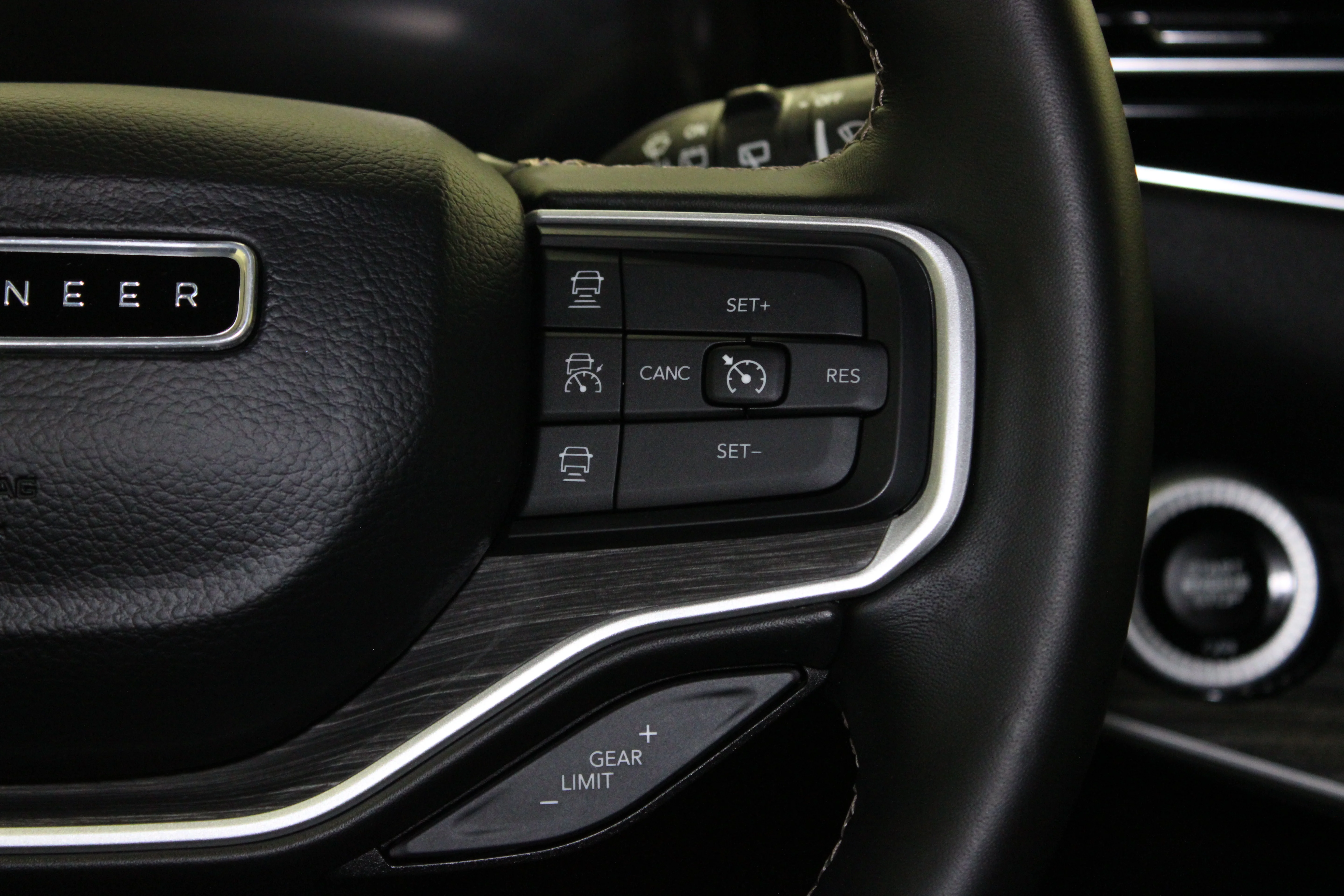 Used 2022 Diamond Black Crystal Pearlcoat Jeep Series II image 25