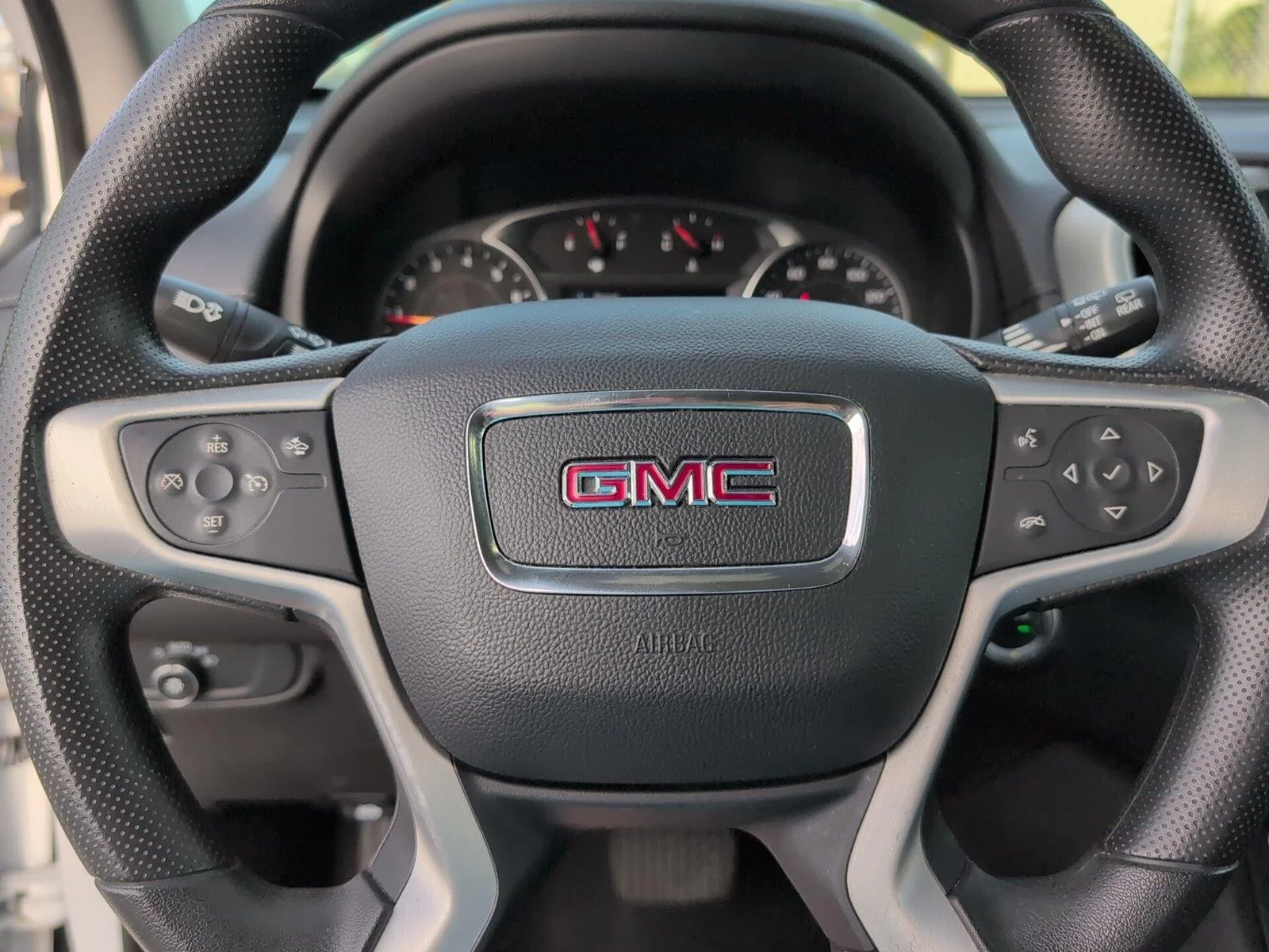 Used 2024 Summit White GMC SLE image 24