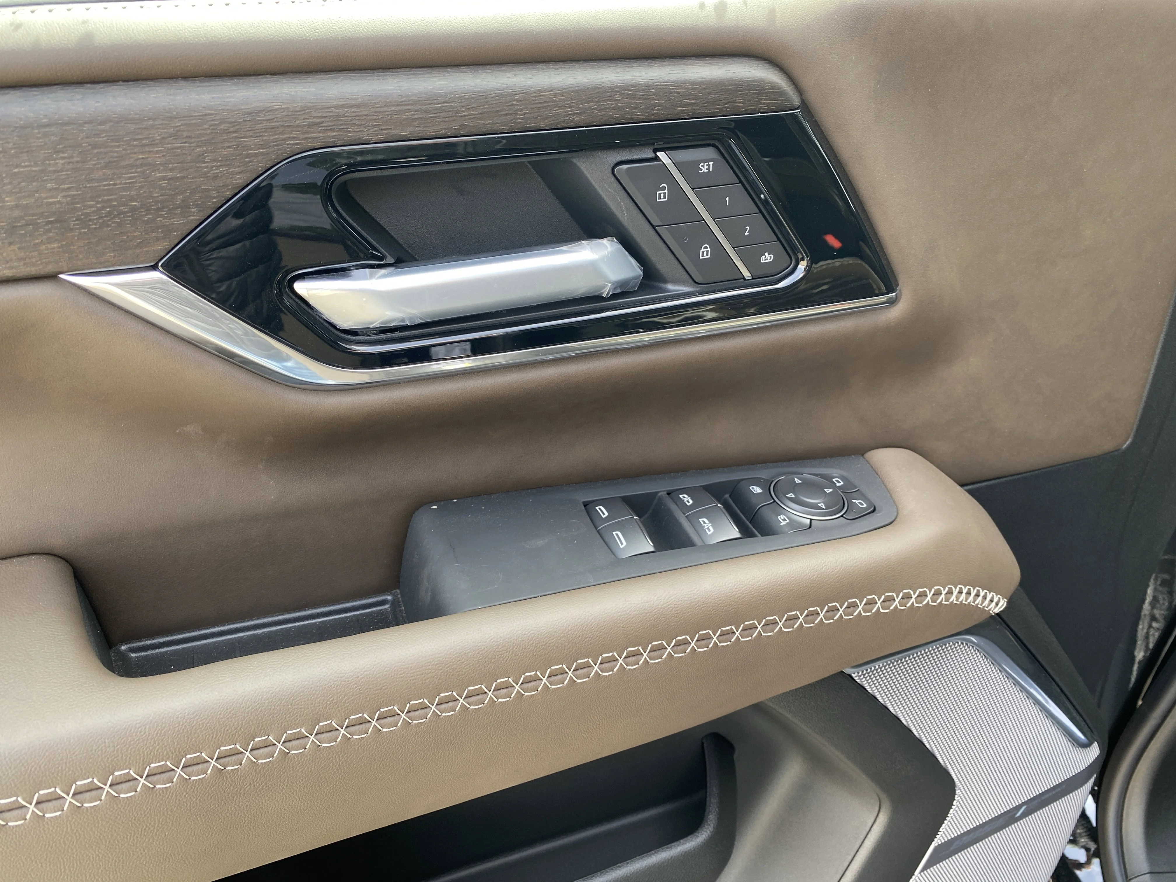 New 2026 ONYX BLACK GMC Denali Ultimate image 25