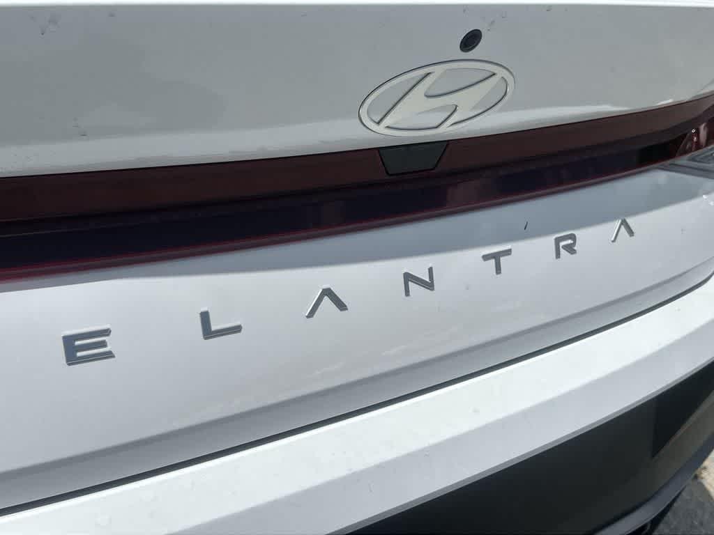 New 2026 Serenity White Hyundai SE image 10