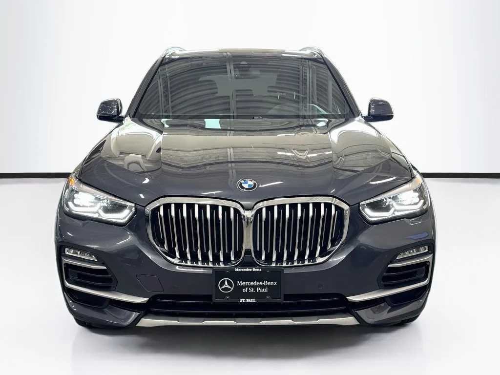 Used 2021  BMW xDrive40i image 2