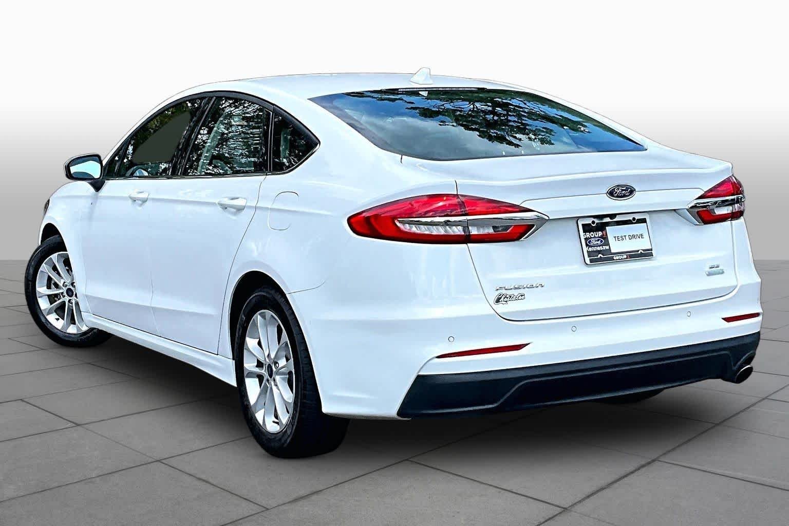 Used 2020 Oxford White Ford SE image 12