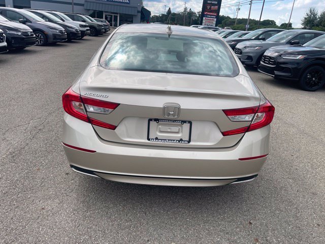 Used 2018 Champagne Frost Pearl Honda LX image 6