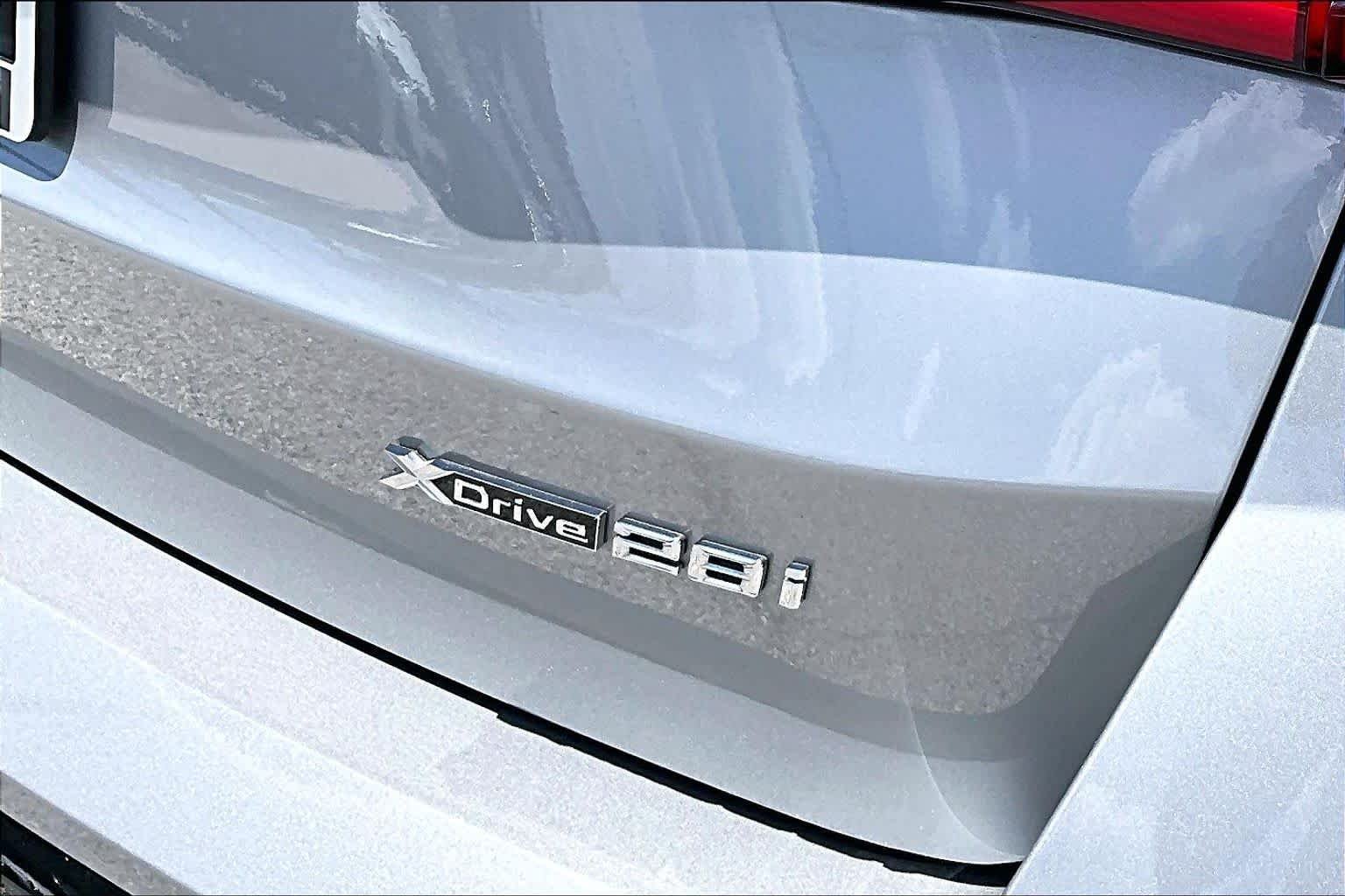 Used 2026 Space Silver Metallic BMW xDrive28i image 29
