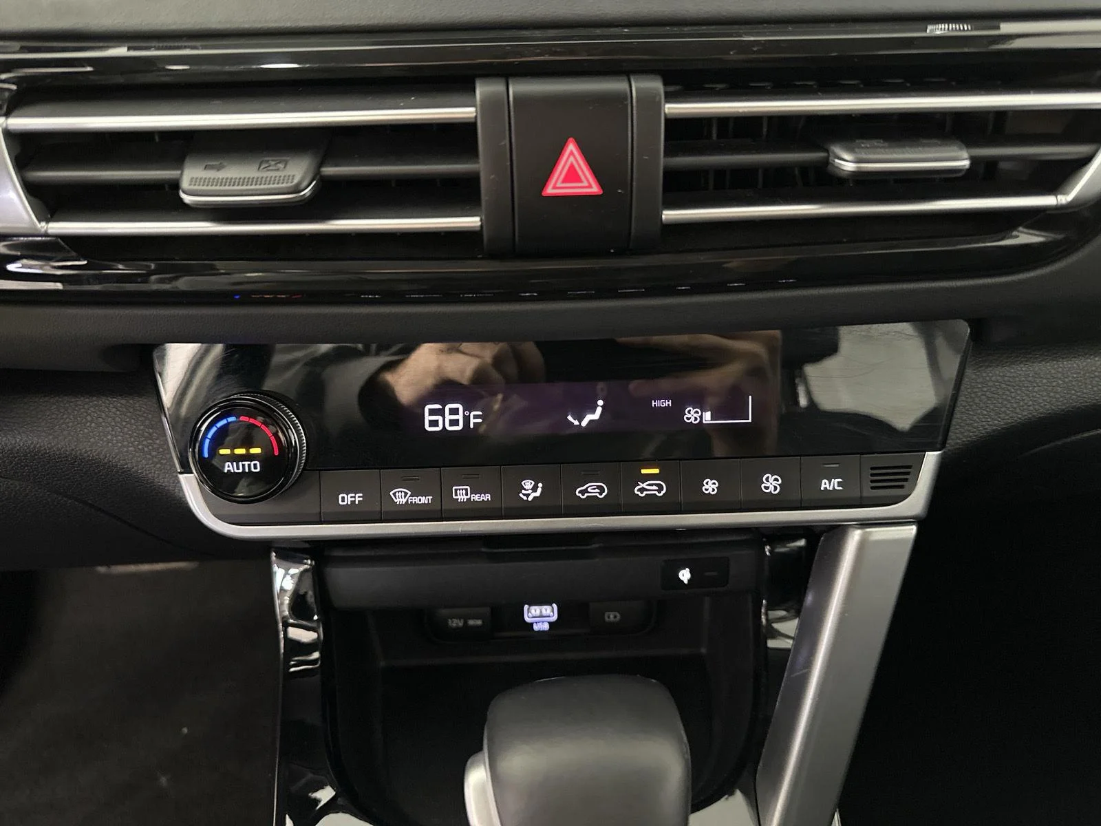 Used 2021 Snow White Pearl Kia SX Turbo image 18