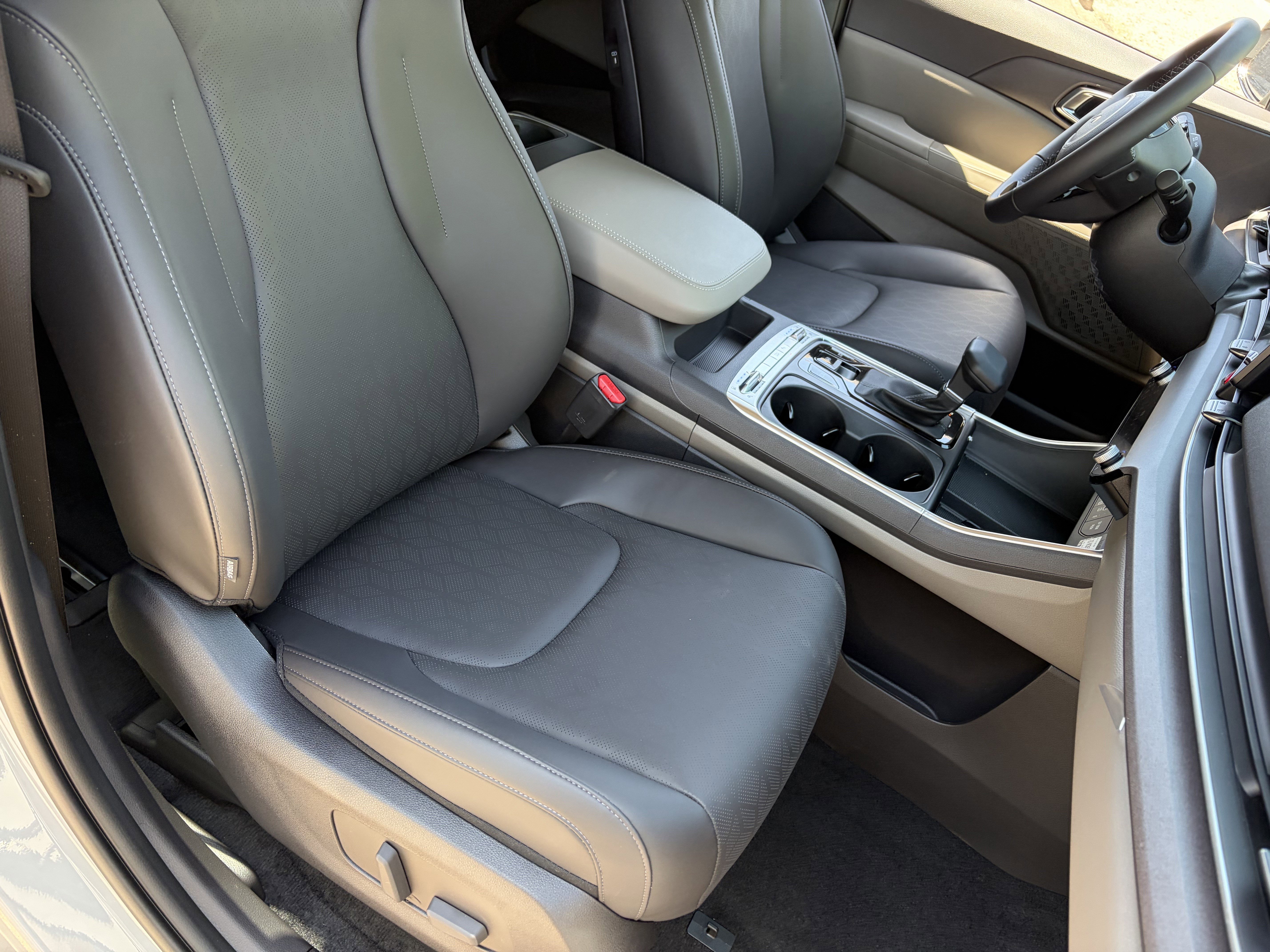 New 2026 Ceramic Silver Kia SX image 8