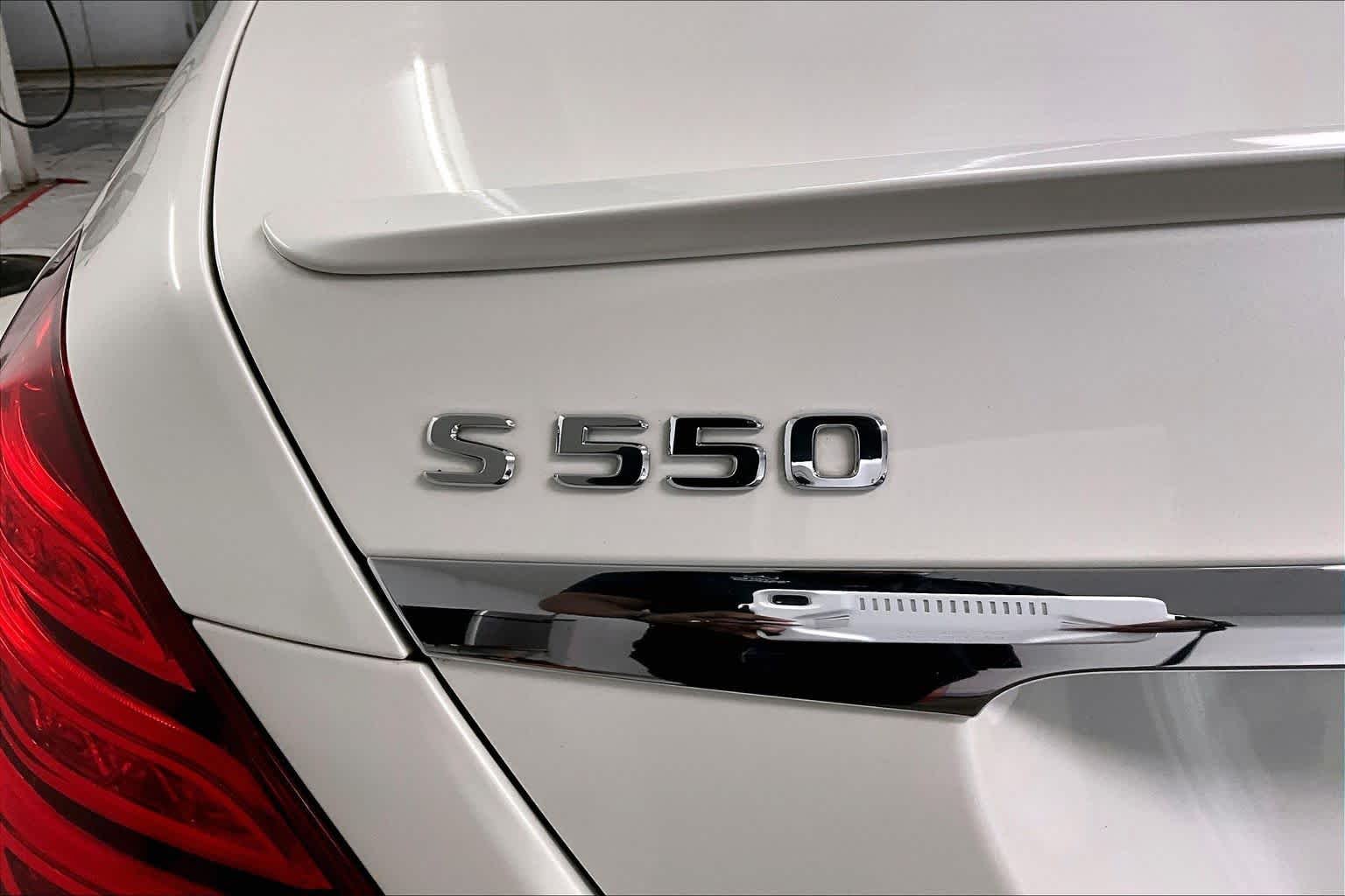 Used 2017 designo Diamond White Metallic Mercedes-Benz S 550 image 33