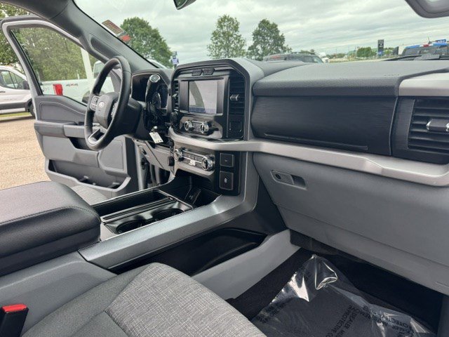 Used 2023 Avalanche Ford XLT image 34