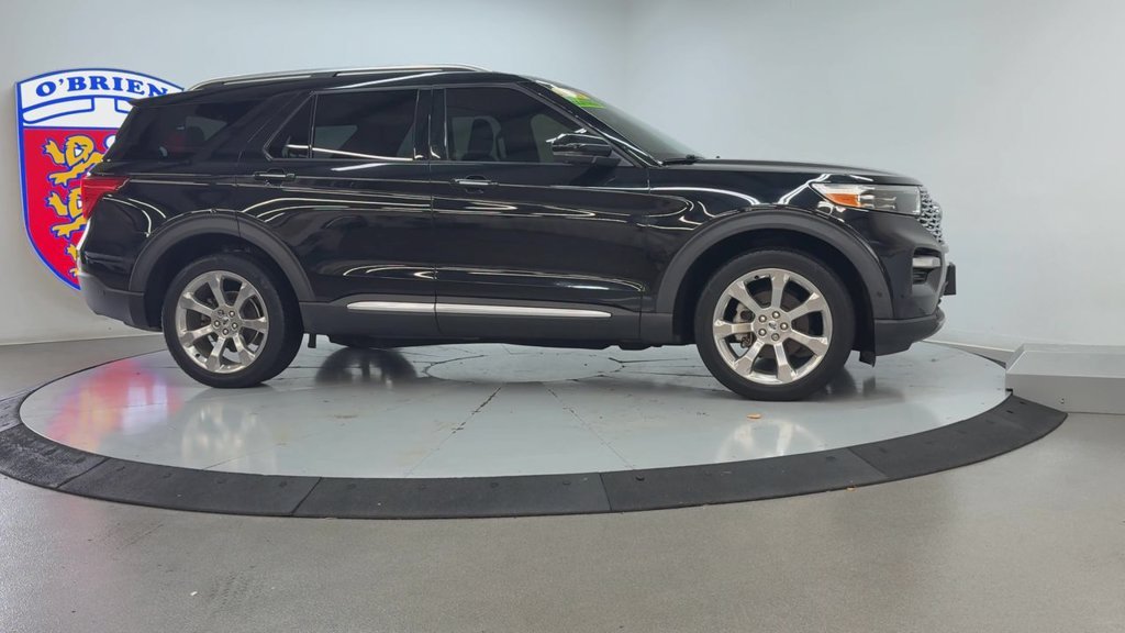 Used 2020 Black Metallic Ford Platinum image 3
