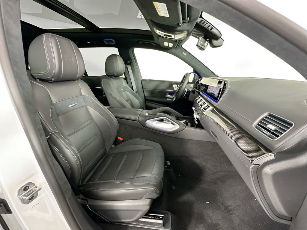 New 2026 MANUFAKTUR Moonlight White Metallic Mercedes-Benz GLS 63 AMG® image 66