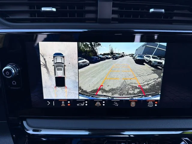 Used 2026 White GMC AT4 image 13