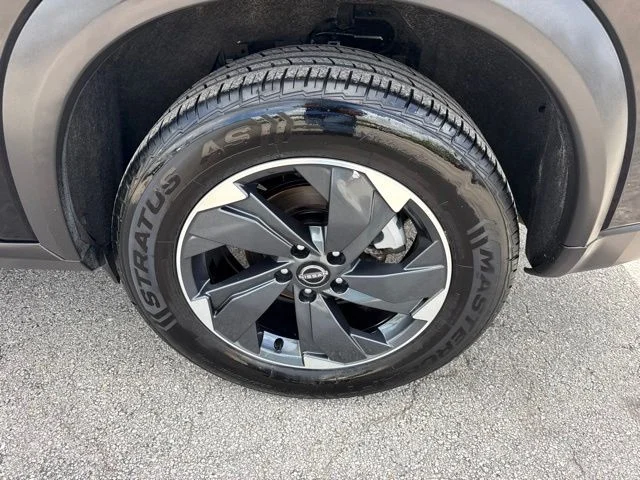 Used 2025 Black Nissan SV image 32
