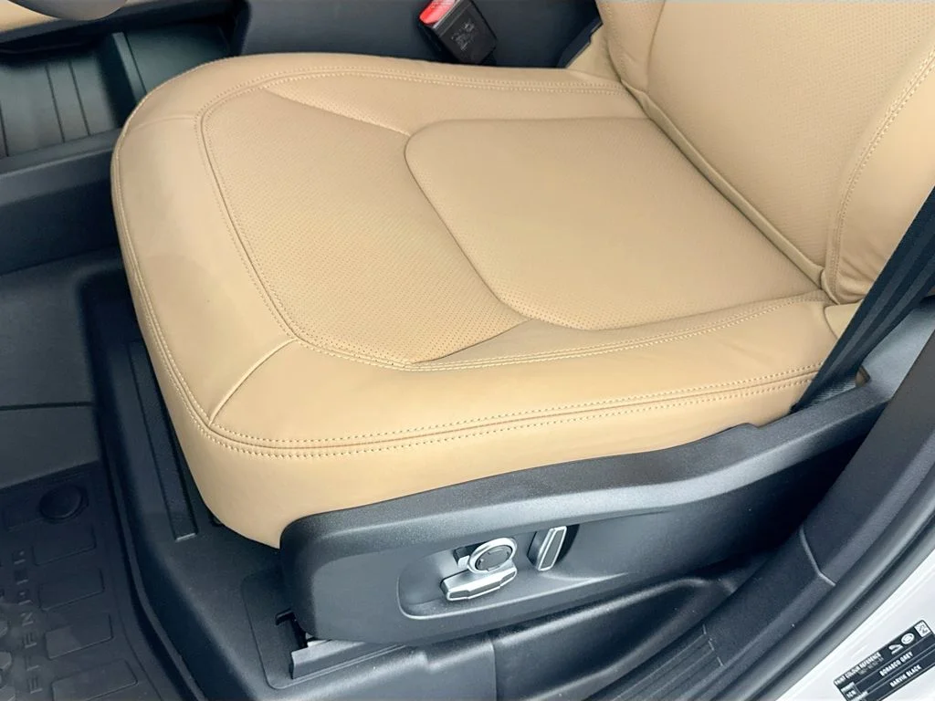 New 2026 Borasco Grey Land Rover X-Dynamic SE image 20