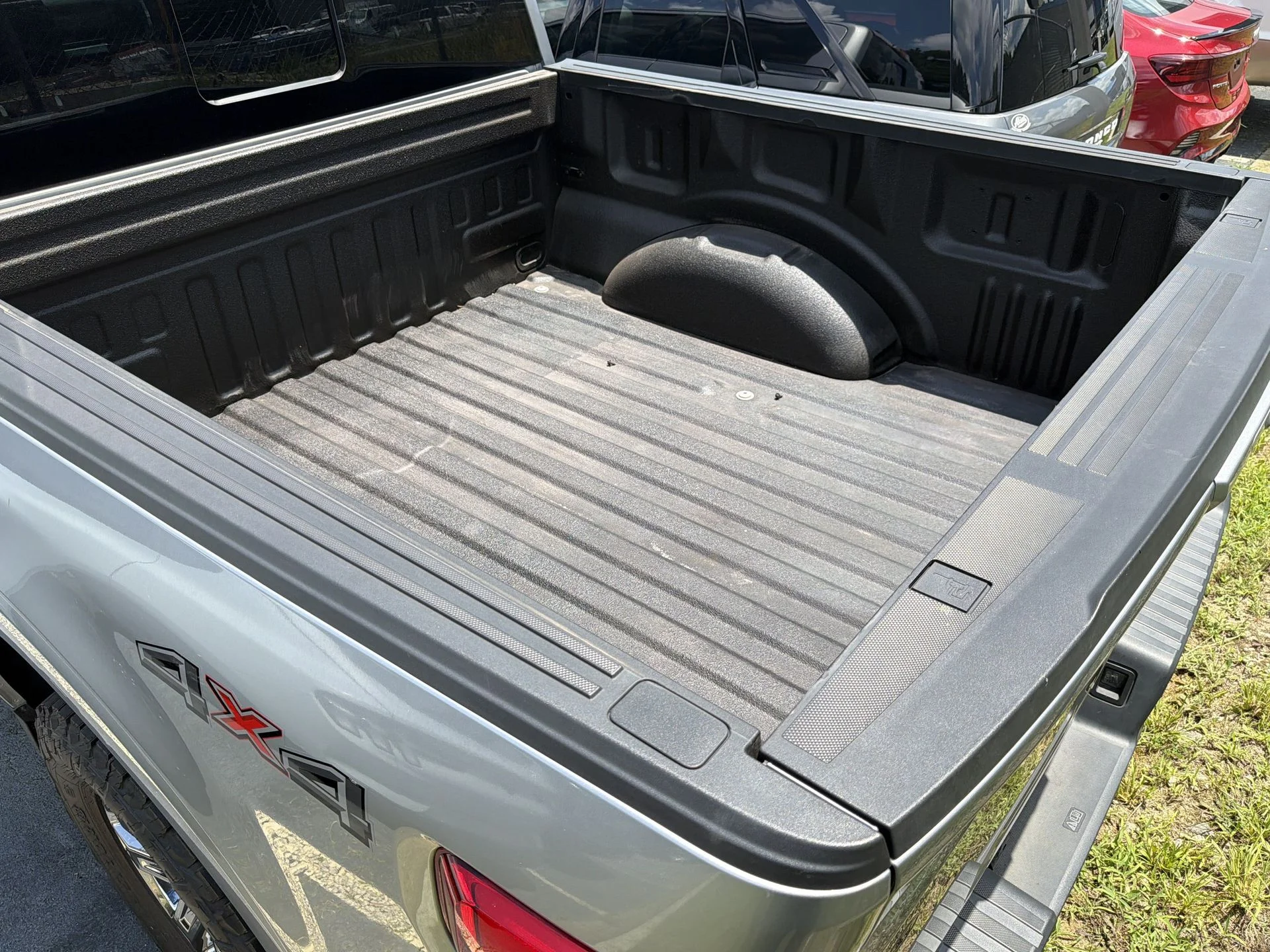 Used 2022 Silver Metallic Ford Lariat image 10