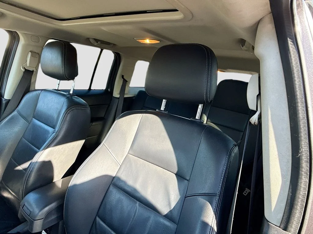 Used 2016 Gray Jeep Latitude image 21