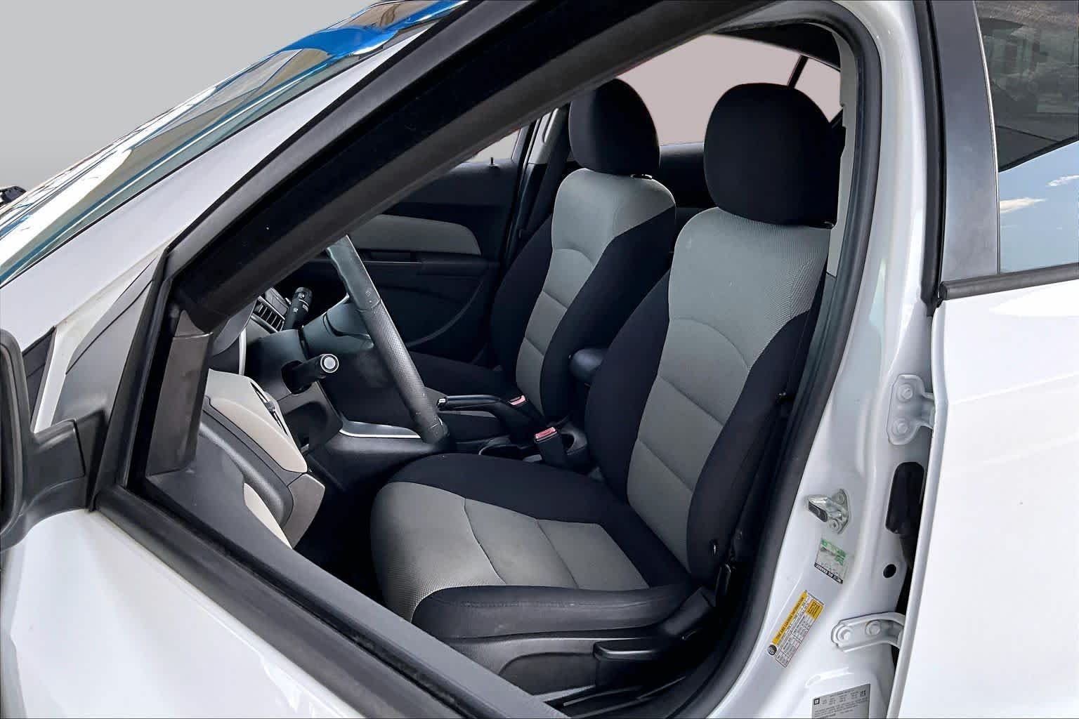 Used 2013 Summit White Chevrolet LS image 8