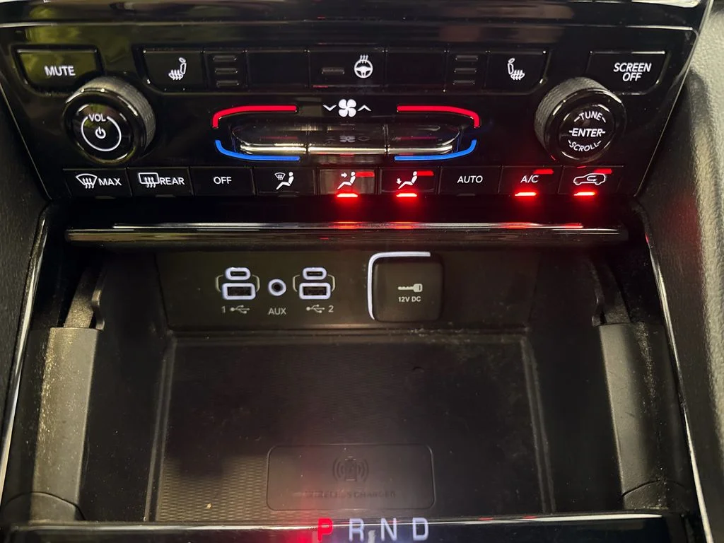 Used 2023 Red Jeep Altitude X image 18