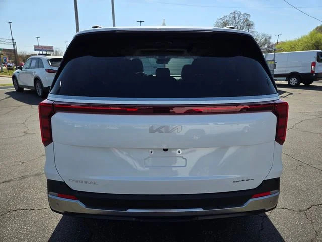 Used 2025 White Kia SX image 7