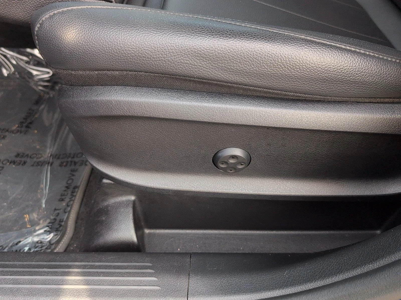 Used 2021 Galaxy Blue Metallic Mercedes-Benz GLB 250 image 15