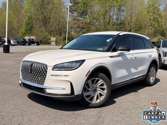 Used 2024 White Lincoln Premiere image 2