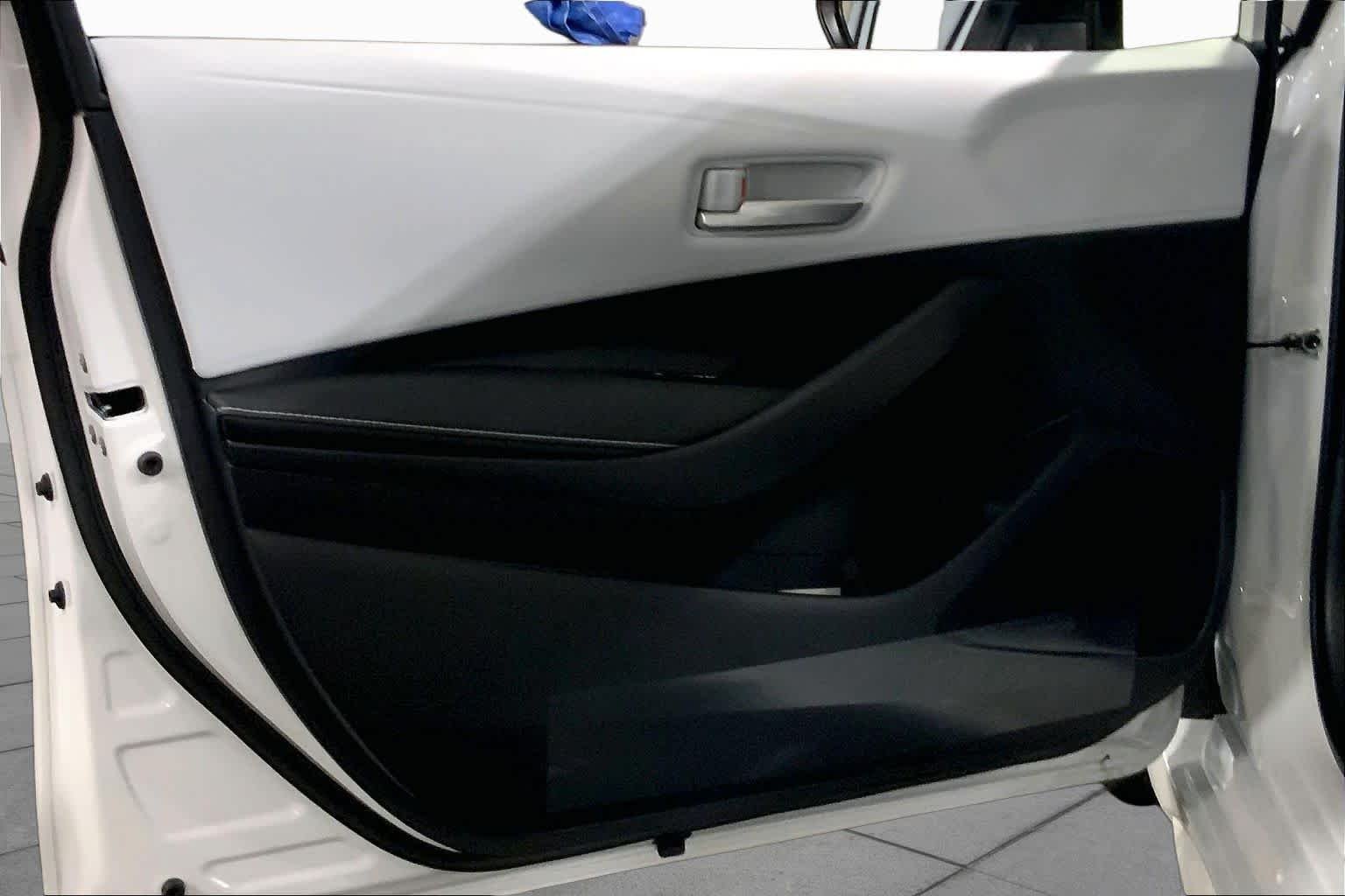 New 2026 Wind Chill Pearl Toyota SE image 10
