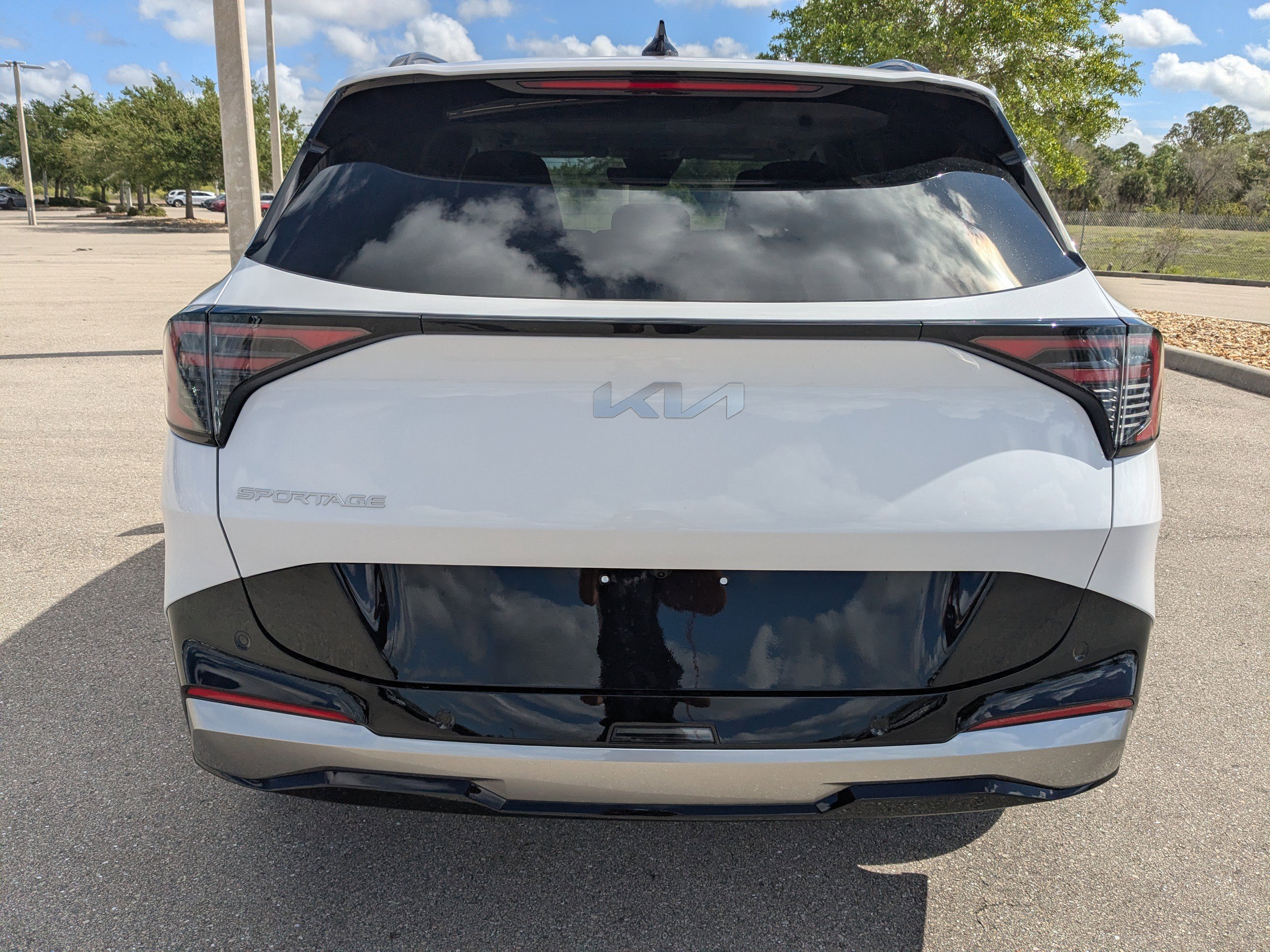 New 2026 Glacial White Pearl Kia SX Prestige image 6