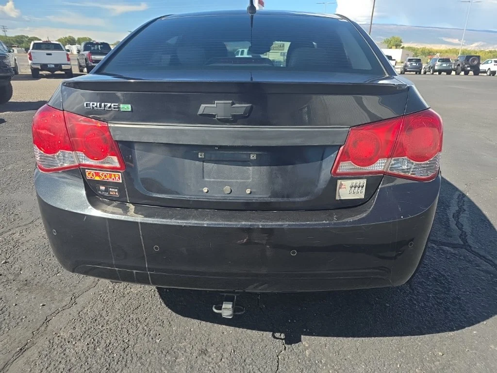 Used 2014 Black Granite Metallic Chevrolet Diesel image 4