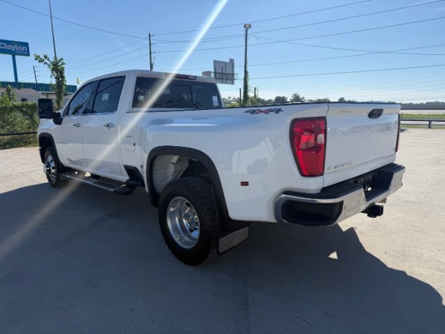 Used 2024 Summit White Chevrolet LTZ image 3