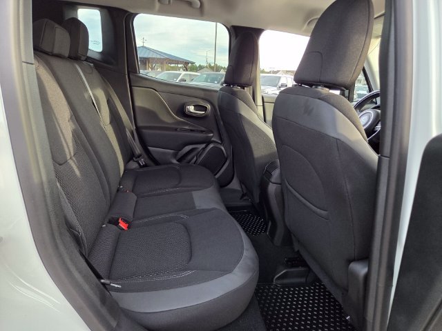 Used 2023 White Jeep Altitude image 16
