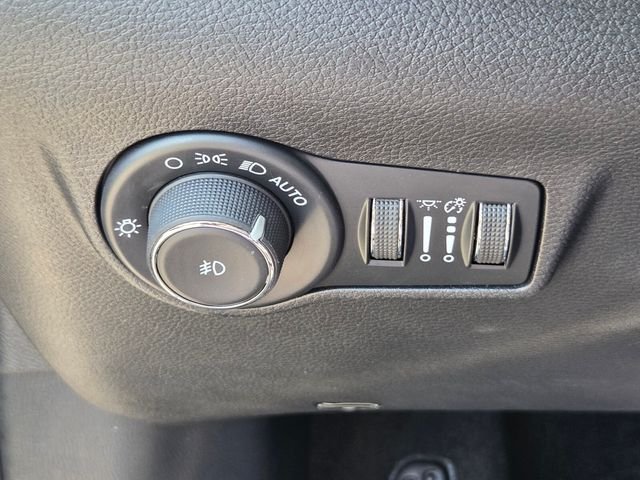 Used 2024 Silver Jeep Trailhawk image 27