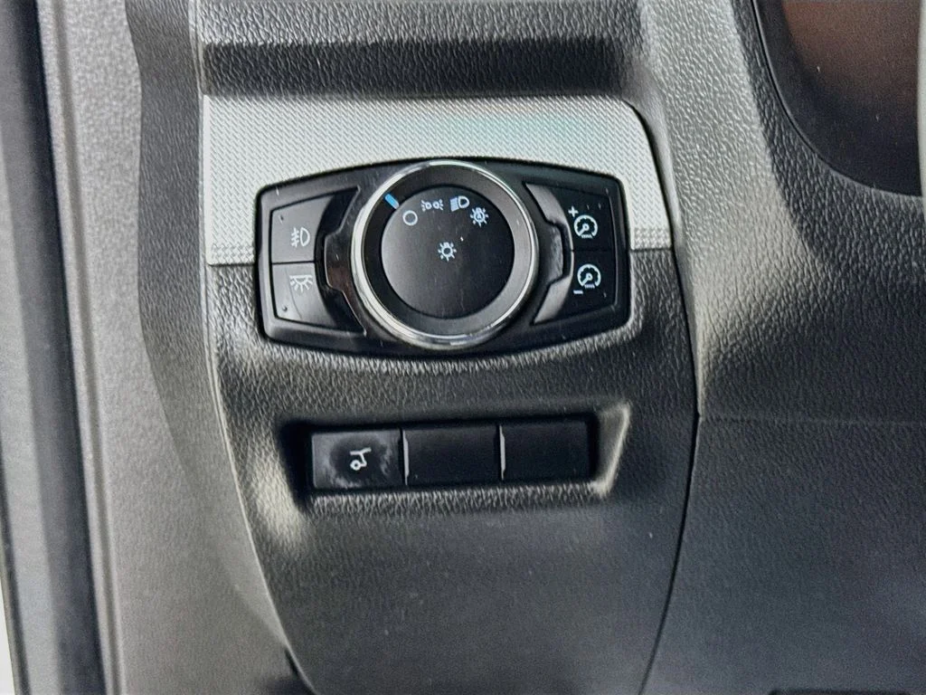 Used 2013 Ingot Silver Ford XLT image 11