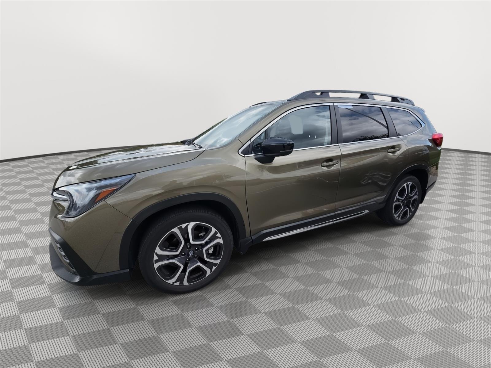 Used 2024 Autumn Green Metallic Subaru Limited image 3