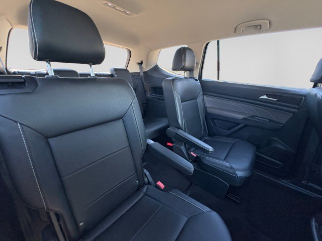 Used 2022  Volkswagen 3.6L V6 SE w/Technology image 26