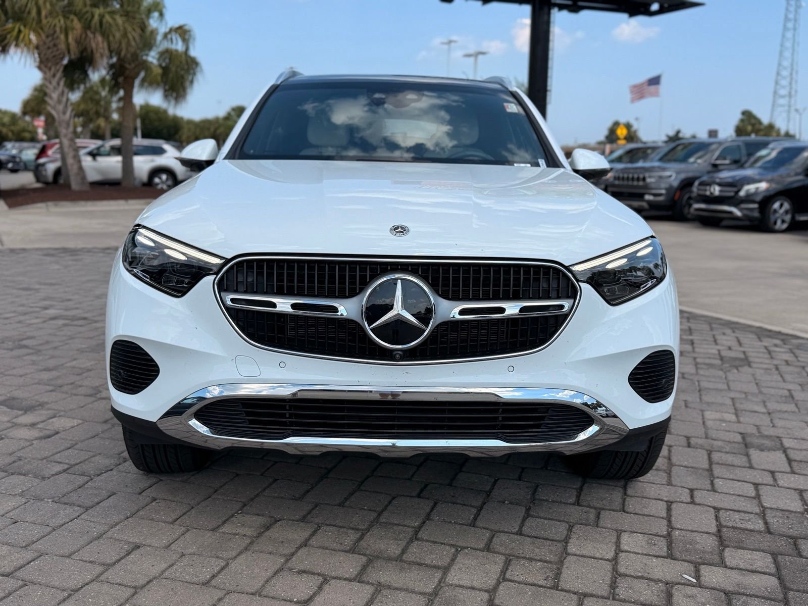 Certified Used 2025 MANUFAKTUR Moonlight White Metallic Mercedes-Benz GLC 300 image 6