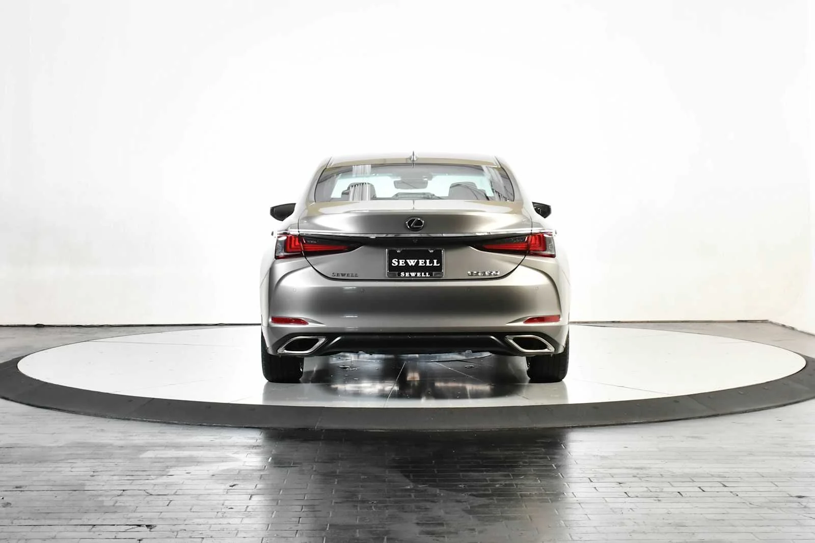 Certified Used 2020 Atomic Silver Lexus  image 5