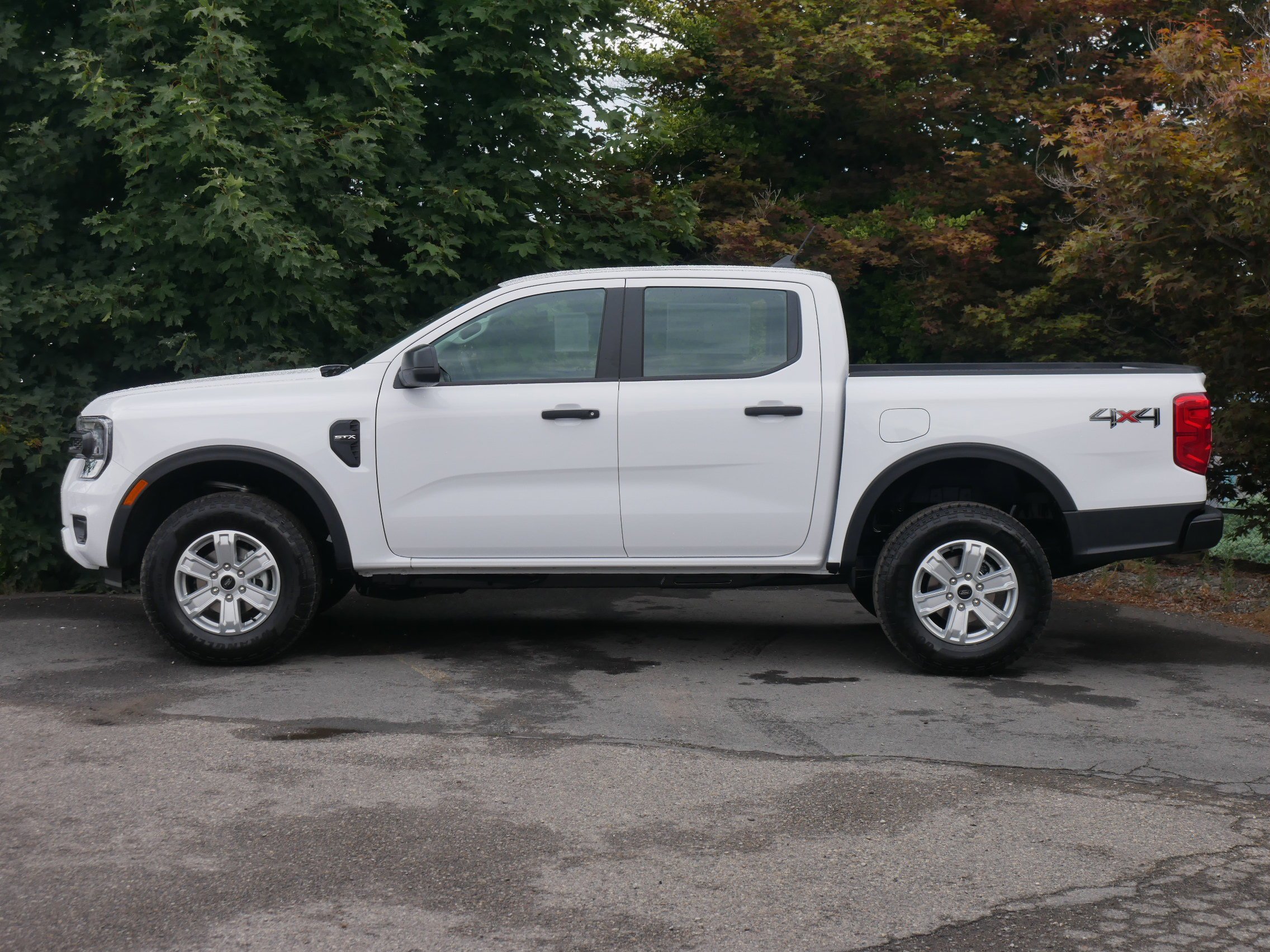 New 2025 Oxford White Ford XL image 15