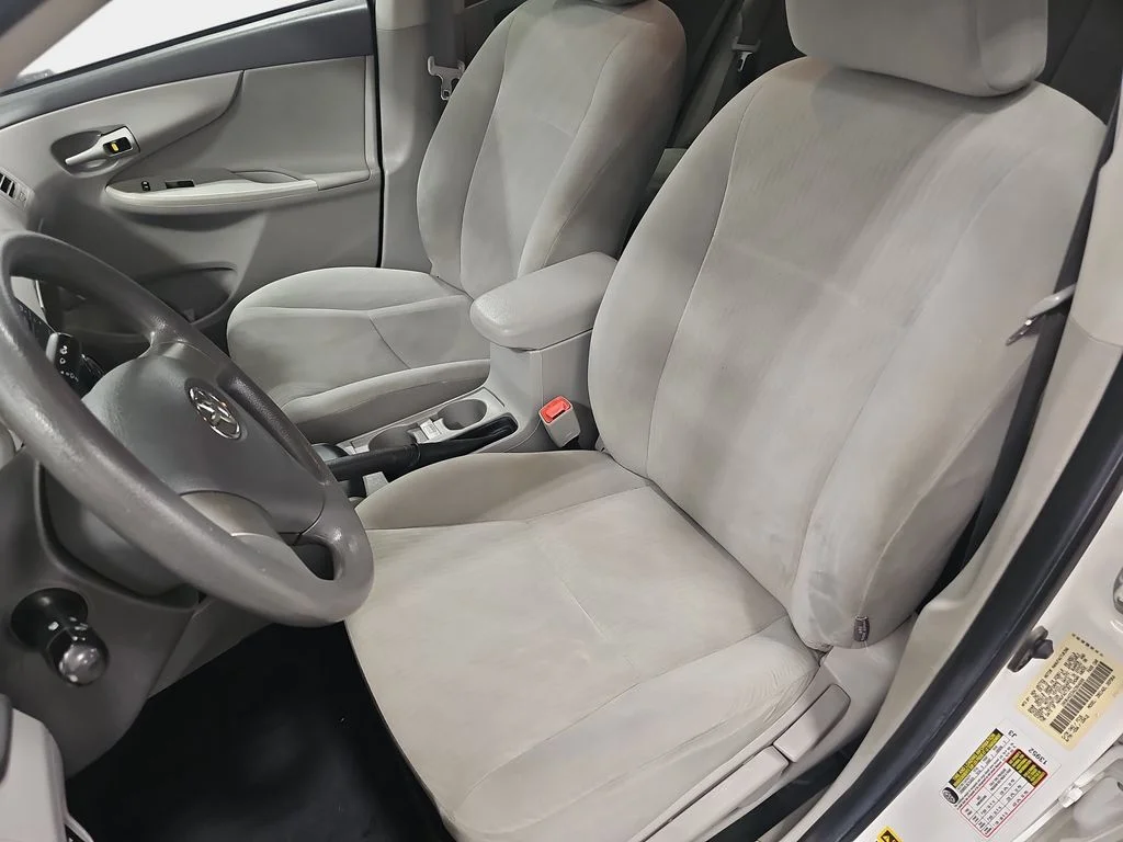 Used 2010 White Toyota LE image 16