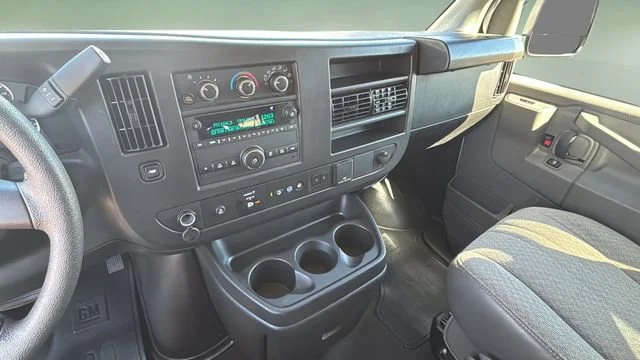 Used 2024 Summit White Chevrolet 1LT image 23