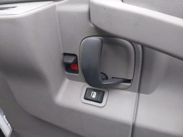New 2025 Summit White GMC 1WT image 38