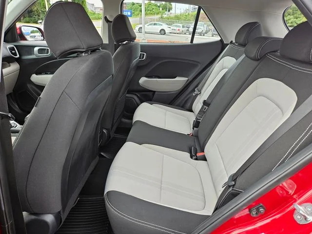 Used 2024 Red Hyundai SEL image 11