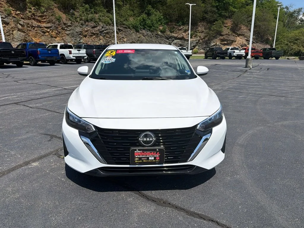 Used 2024 White Nissan SV image 9
